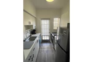 911 Meridian Ave 202, Miami Beach