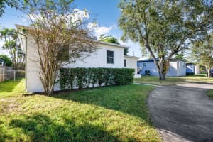 8250 SW 27th Ln, Miami, FL 33155, Sold 01/17/25