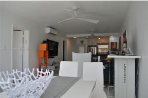 1041 Hillsboro Mile APT 5, Hillsboro Beach, FL 33062, - MLS#A11702507