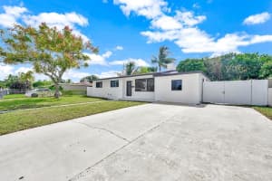 60 NW 193rd Ter, Miami, FL 33169, Sold 01/15/25