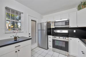 202 SW 10th St, Dania Beach, FL 33004, Sold 02/12/25