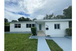 700 NE 139th St, North Miami, FL 33161, - MLS#A11702806