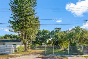 328 Nw 46th St Miami, FL 33127 Sold 03/24/25