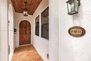 5105 S Olive Ave, West Palm Beach, FL 33405, Sold 05/22/25