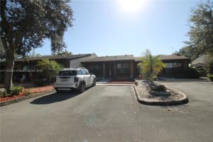 10350 W Cypress Ct, Pembroke Pines, FL 33026, Sold 01/27/25