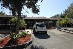 10350 W Cypress Ct, Pembroke Pines, FL 33026, Sold 01/27/25