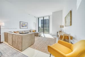 45 SE 9th St, Miami, FL 33131, Sold 07/16/25