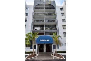 2715 Tigertail Ave, Coconut Grove, FL 33133, Sold 02/05/25