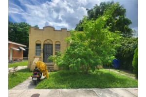 1266 Nw 55th St, Miami
