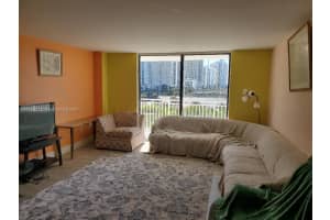 210 174th St APT 905, Sunny Isles Beach, FL 33160, Sold 05/29/25