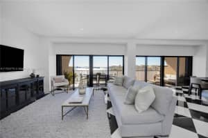 1800 NE 114th St, Miami, FL 33181, - MLS#A11703770