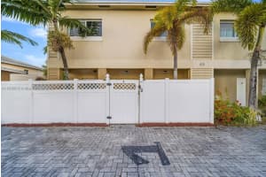 615 Nw 10th Ter 1 Fort Lauderdale, FL 33311 - MLS#A11703835