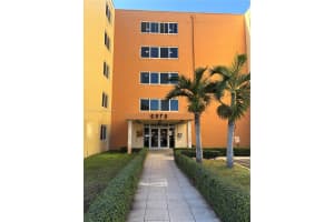 6970 NW 186th St, Hialeah, FL 33015, Sold 02/05/25
