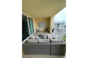 7350 Sw 89th St 817s, Miami