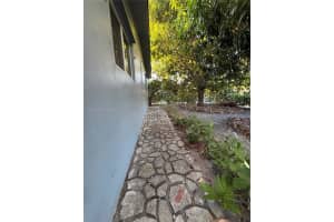 298 E 14th St, Hialeah, FL 33010, Sold 02/20/25
