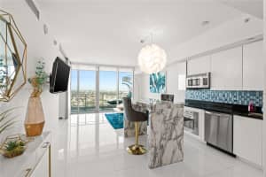 92 SW 3rd St APT 4907, Miami, FL 33130, Sold 04/03/25