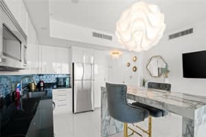 92 SW 3rd St APT 4907, Miami, FL 33130, Sold 04/03/25