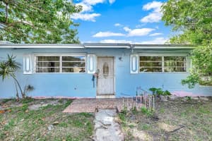 2100 Nw 76th St, Miami