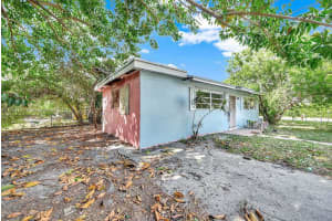 2100 NW 76th St, Miami, FL 33147, - MLS#A11704621
