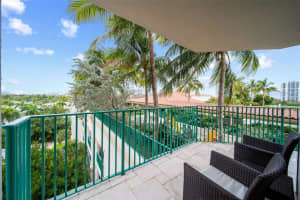 19900 E Country Club Dr 610, Aventura
