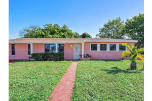 4530 NW 171st St, Miami Gardens, FL 33055, Sold 04/04/25