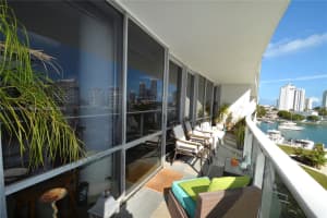 900 Bay Dr, Miami Beach, FL 33141, Sold 01/27/25