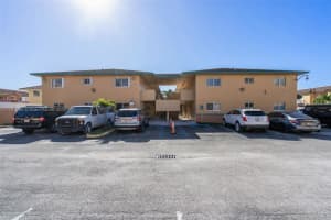 2985 W 80th St 215, Hialeah