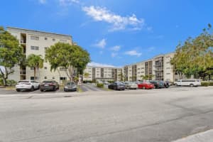 220 SW 9th Ave, Hallandale Beach, FL 33009, Sold 02/19/25