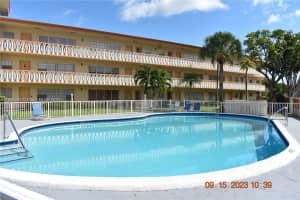 11855 Ne 19th Dr 8, North Miami
