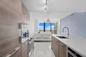 650 NE 32nd St, Miami, FL 33137, Sold 04/14/25