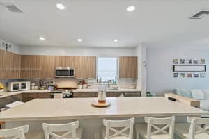 15808 NW 91st Ave, Miami Lakes, FL 33018, Sold 01/27/25