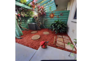 450 Lakeview Dr, Weston, FL 33326, Sold 01/16/25