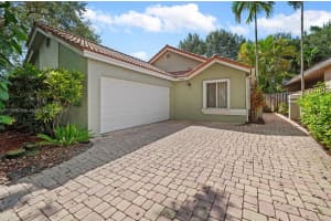 10012 NW 2nd St, Plantation, FL 33324, Sold 01/14/25