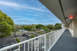 1715 Whitehall Dr, Davie, FL 33324, Sold 08/19/25
