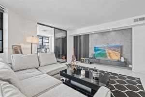 999 Brickell Bay Dr, Miami, FL 33131, Sold 05/22/25