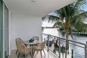 9400 W Bay Harbor Dr, Bay Harbor Islands, FL 33154, Sold 04/03/25