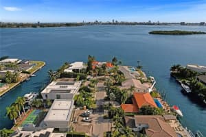 1960 Ne 118th Rd, North Miami