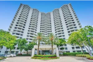 3300 Ne 192nd St 302, Aventura