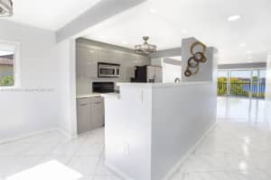 1400 Sw 131st Way 401q, Pembroke Pines