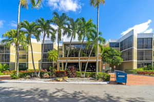 16100 Golf Club Rd APT 313, Weston, FL 33326, - MLS#A11706481