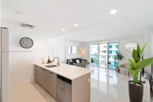1150 101st St Apartment 502, Bay Harbor Islands, FL 33154, - MLS#A11706582