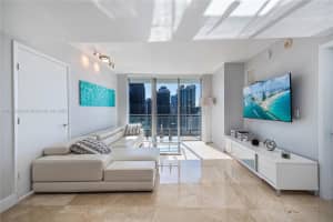 92 Sw 3rd St 3802, Miami