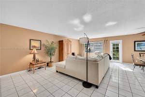 2424 NE 9th St, Fort Lauderdale, FL 33304, Sold 03/14/25
