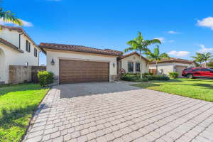 2450 NE 1st St, Homestead, FL 33033, Sold 01/03/25