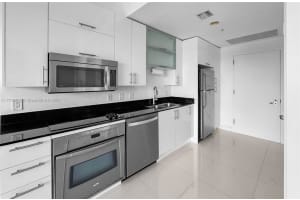 60 SE 13th St, Miami, FL 33131, Sold 04/02/25
