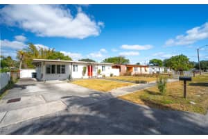 1005 NW 12th St, Fort Lauderdale, FL 33311, Sold 05/16/25