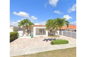 3331 Nw 18th St, Miami