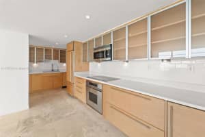 20 Island Ave, Miami Beach, FL 33139, Sold 02/21/25
