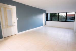 301 Racquet Club Rd, Weston, FL 33326, Sold 04/09/25