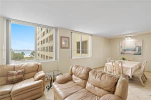 5005 Collins Ave 425, Miami Beach, FL 33140 - MLS#A11707355